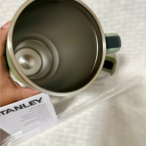 Stanley Green Quencher 40 oz Tumbler with Handle - Matte Olive - Picture 3 of 4